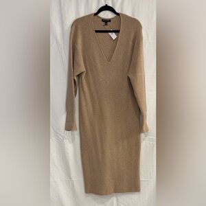 Banana Republic V-Neck Long Sleeve camel everyday kind of Dress